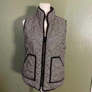 J Crew Puffer Vest Small Chevron Full Zip Quilted Mock Neck Pockets Blue/White